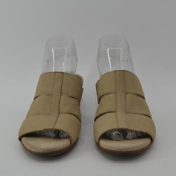 Clarks Size 8 Womens Tan Beige Leather Slip On Sandals Mules - Picture 3 of 13